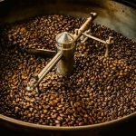 خنک کردن قهوه رست‌ شده با ۷ روش ساده و کاربردی☕️